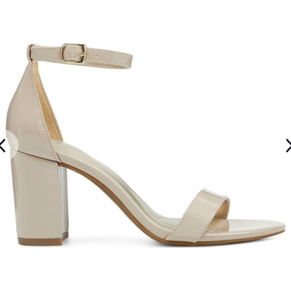 Bandolino Armory Nude Patent Block Heel Sandals Ankle Strap Womens 6.5M NEW